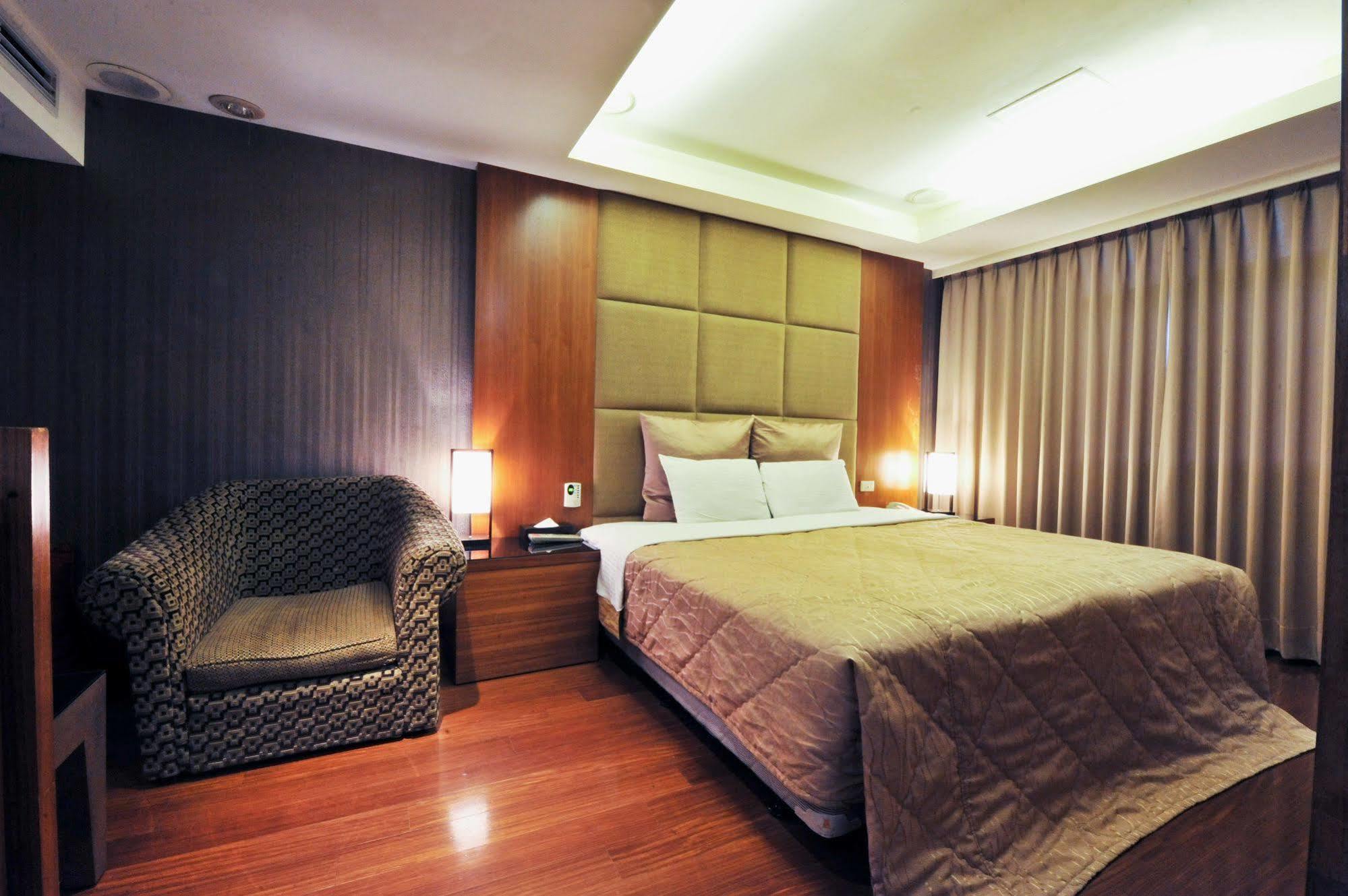 Carnival Motel Taipei Exterior foto